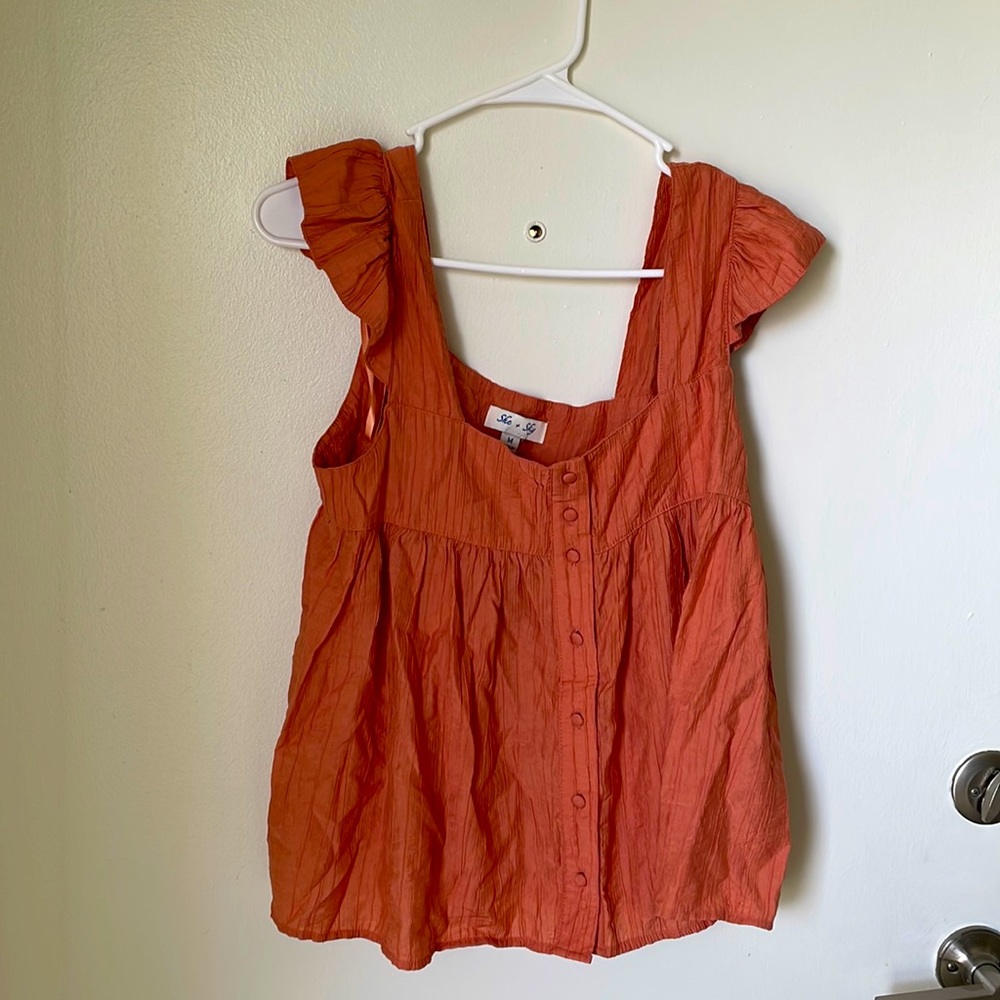 Summer top with sleeve